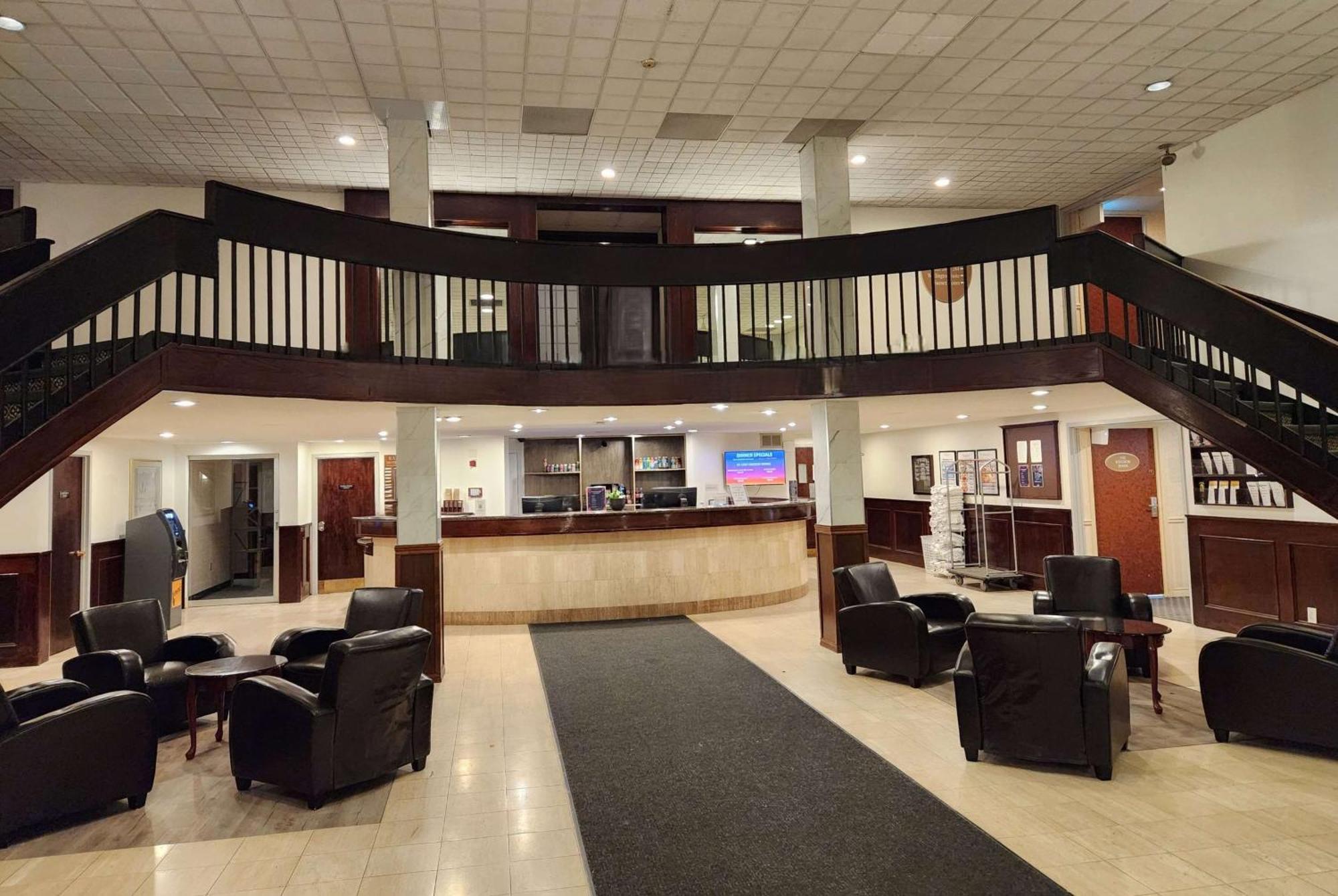 Ramada By Wyndham London Hotel Exterior foto